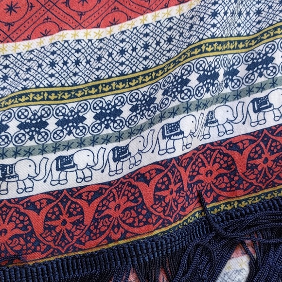 Hem & Thread poncho top - Picture 2 of 6